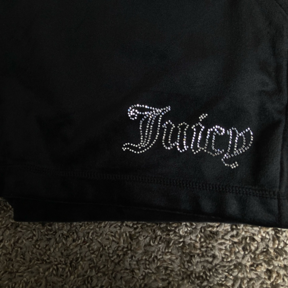 Juicy Couture Rhinestone Logo White Stretch Tee & Black Velour Shorts Set - Picture 5 of 8